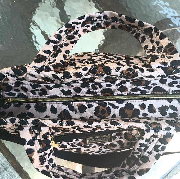 Betsy Johnson Leopard tote. - Picture 4 of 9